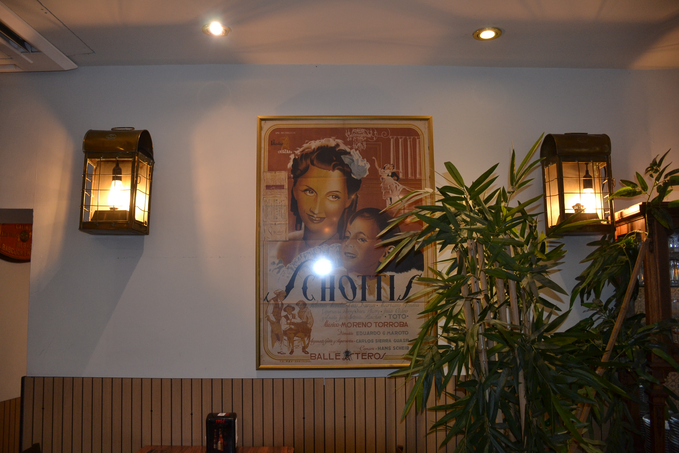 Cartel de película El Schotis junto al farol