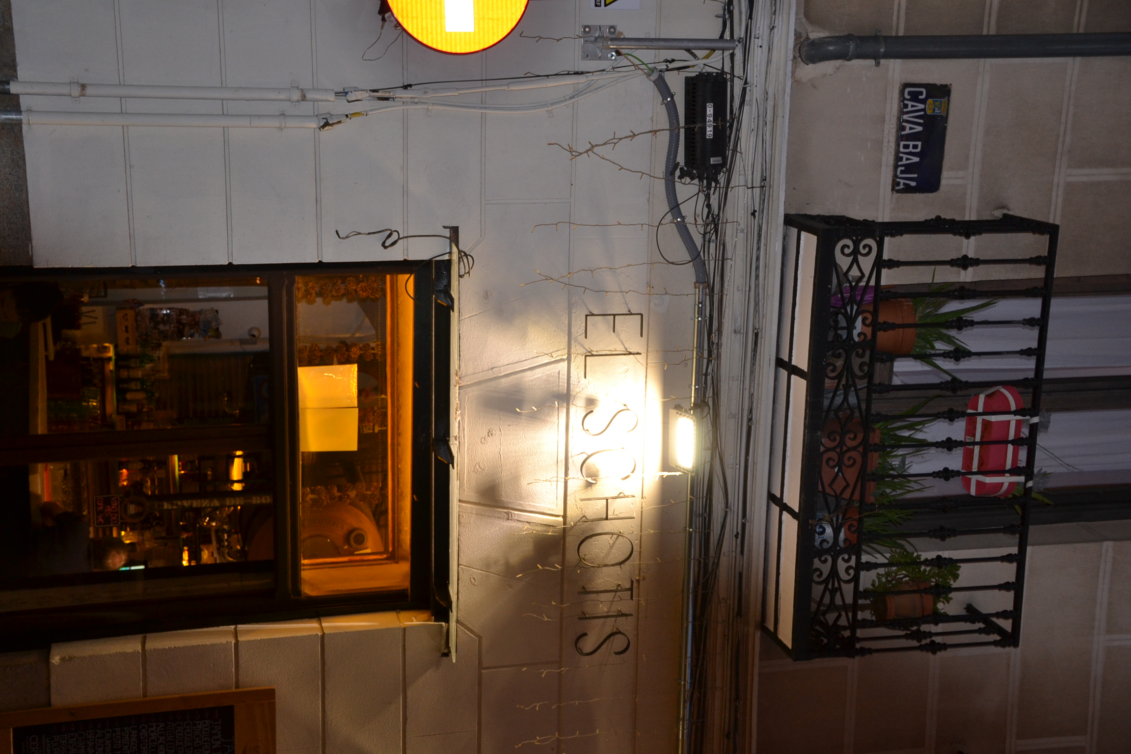 Letrero de Cava Baja